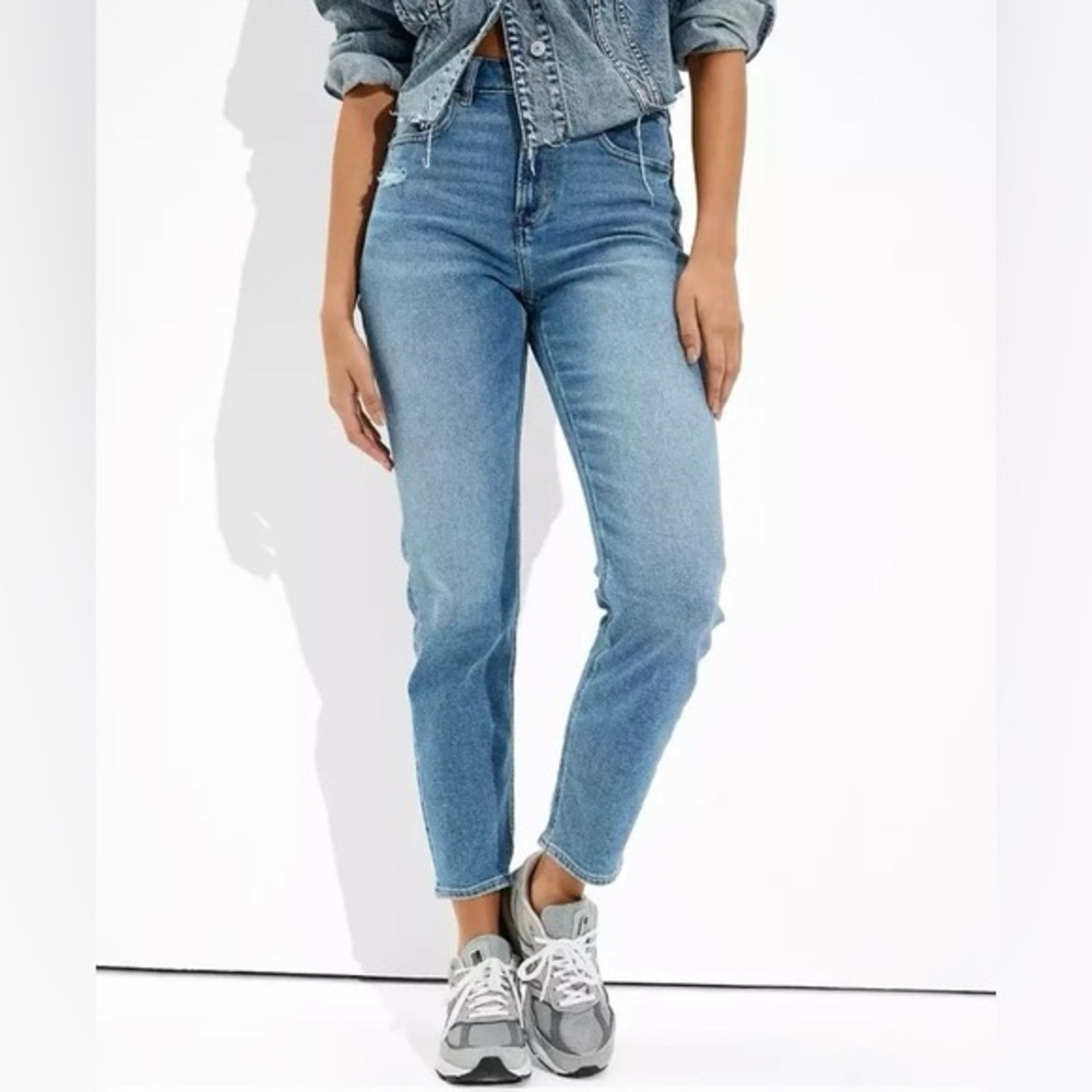 American Eagle Curvy High Waisted Mom Jeans